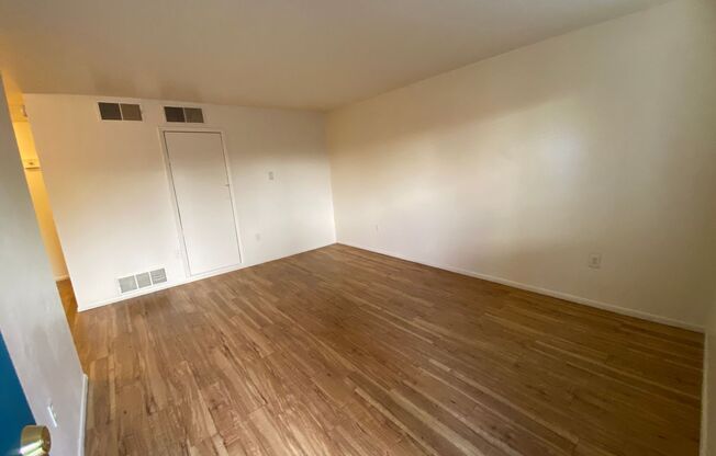 1 bed, 1 bath, 686 sqft, $1,050, Unit 8