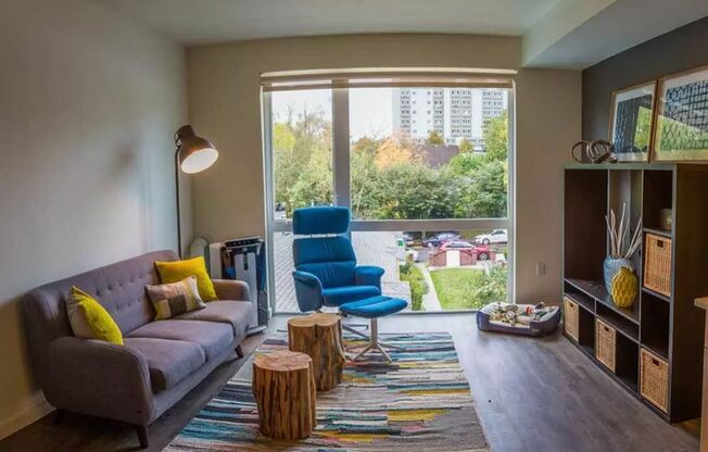 1 bed, 1 bath, 739 sqft, $1,795, Unit 212