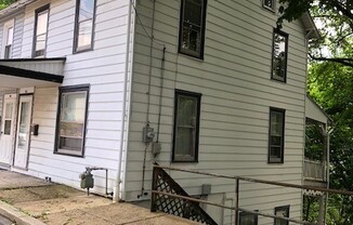 2 beds, 1 bath, $1,500