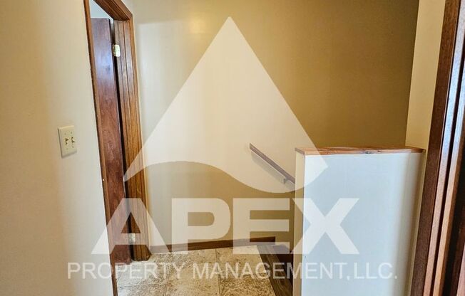 2 beds, 1.5 baths, 1,040 sqft, $1,400, Unit 7956 Andersonville Pike