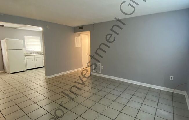 2 beds, 1 bath, 975 sqft, $1,330, Unit C09