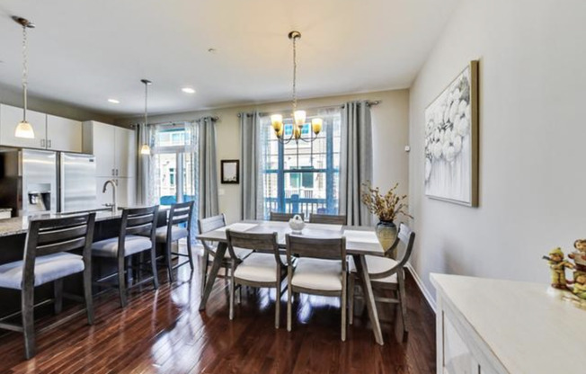 833 Lexington Circle East