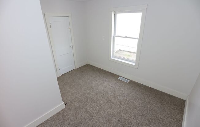 2 beds, 1 bath, $1,150