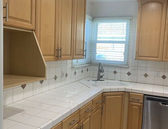 3 beds, 2 baths, 1,433 sqft, $3,850