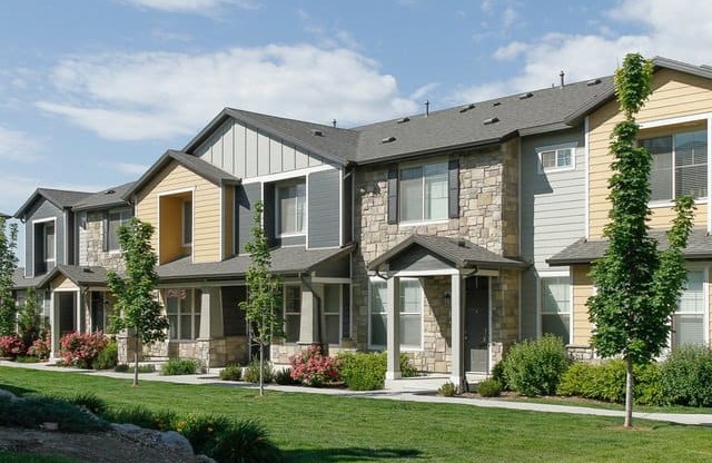 Lush Green Outdoor Spaces at Talavera at the Junction Apartments & Townhomes, Midvale, UT, 84047