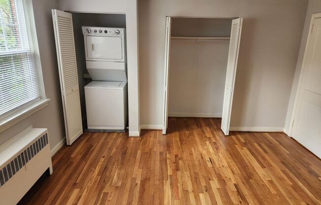 2 beds, 1 bath, 897 sqft, $2,335, Unit E-03