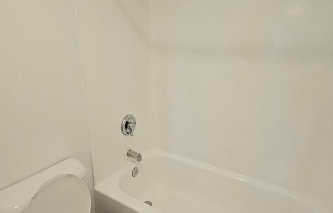 2 beds, 1 bath, 720 sqft, $1,850, Unit 522