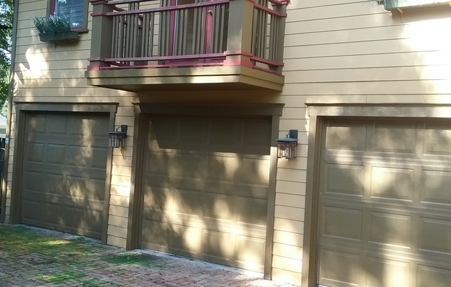 2 Bedroom 1 Bath Carriage House in Historic Orlando for RENT!