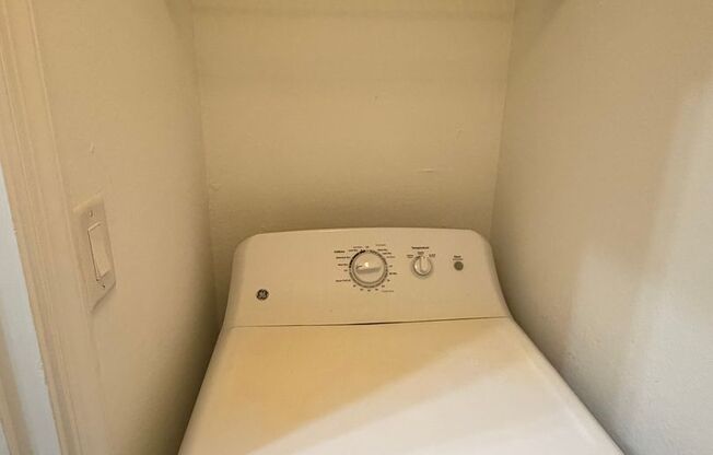 2 beds, 1 bath, 940 sqft, $1,950, Unit 022