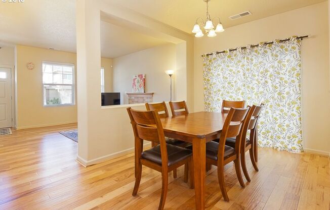 3 beds, 2.5 baths, $2,495