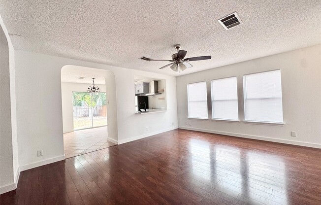 3204 ELIZABETH ANNE LN