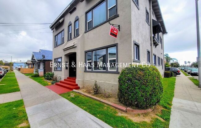 708 E BURNETT ST