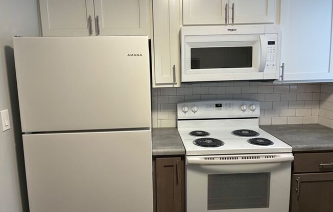 1 bed, 1 bath, 714 sqft, $1,025, Unit 304-102