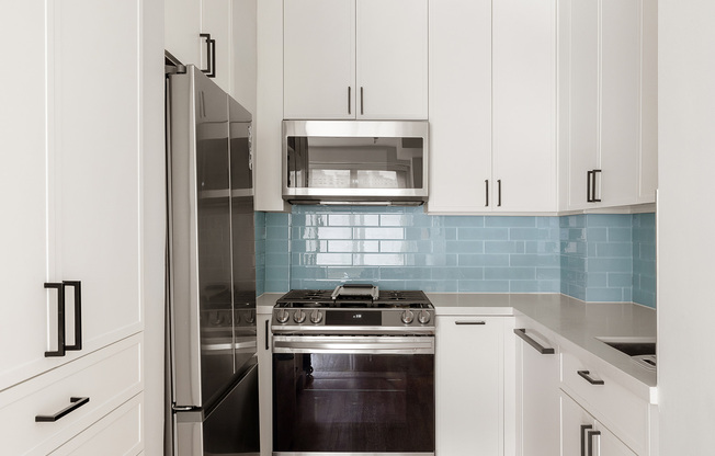 7 E 14th St
