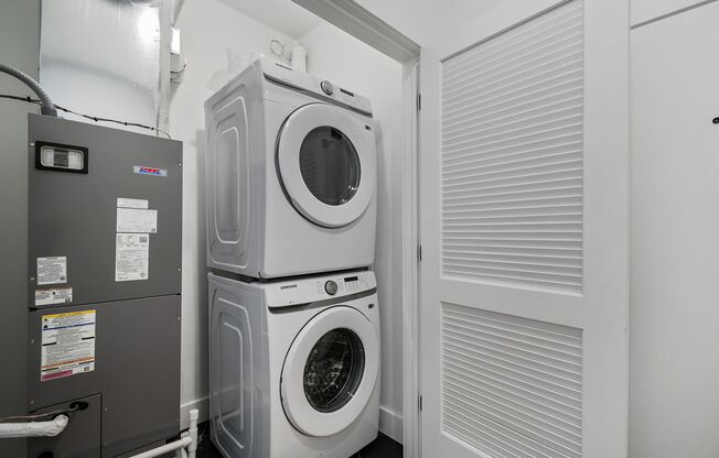 2 beds, 2 baths, 933 sqft, $2,095, Unit 405