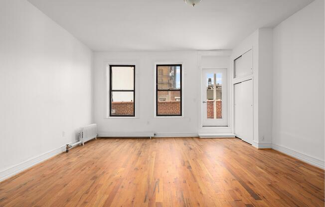 Studio, 1 bath, 350 sqft, $3,500, Unit 2E