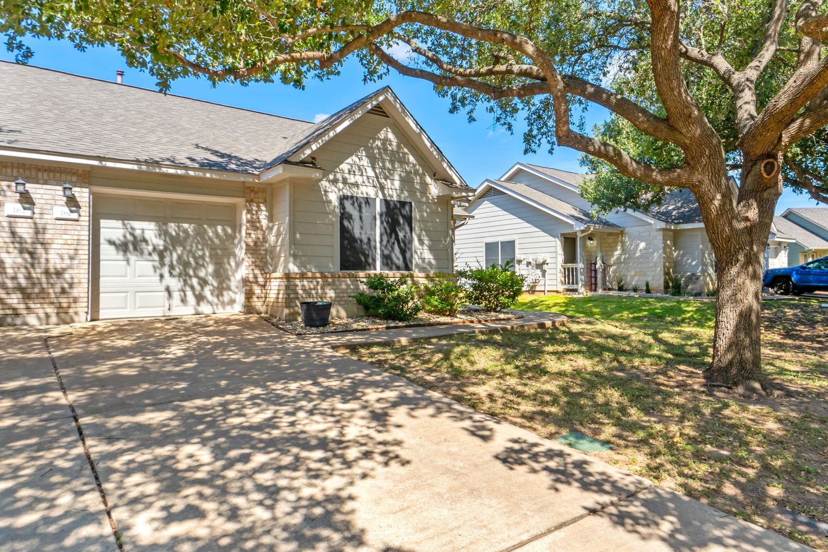 160 Prairie Springs Loop Georgetown, TX 78626
