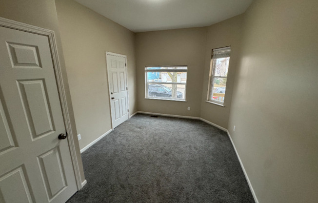 1011 S 11 ST
