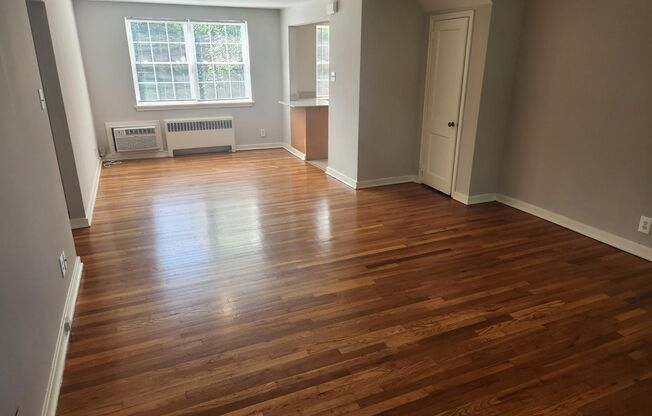 2 beds, 1 bath, 897 sqft, $2,335, Unit A-03