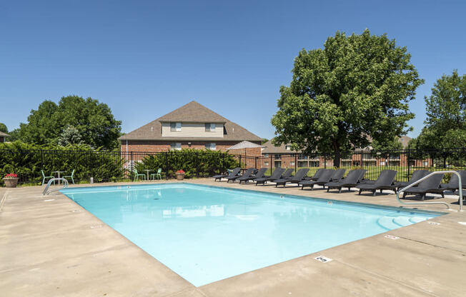 Huge resort style swimming pool at fountain glen apartments in North lincoln nebraska