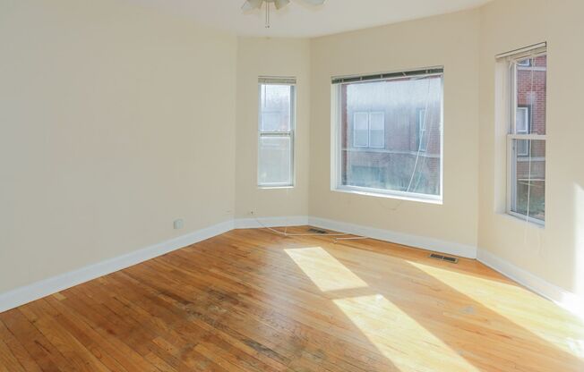2 beds, 1 bath, 725 sqft, $2,695, Unit 851-1S