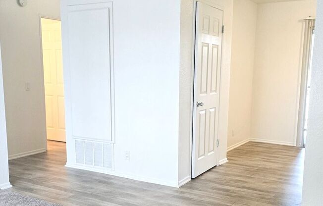 2 beds, 1 bath, 855 sqft, $1,805