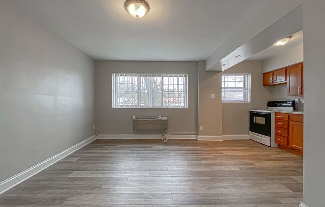 2 beds, 1 bath, 650 sqft, $825, Unit 313-04