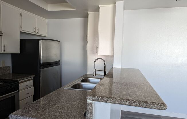 2 beds, 2 baths, $2,554, Unit 301