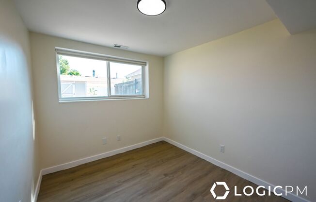 2 beds, 1 bath, 950 sqft, $1,200