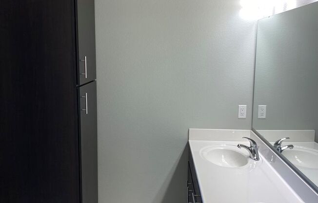 2 beds, 2 baths, 1,412 sqft, $3,375, Unit 806 (Penthouse)