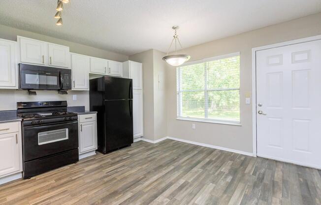 3 beds, 2.5 baths, 1,106 sqft, $1,500