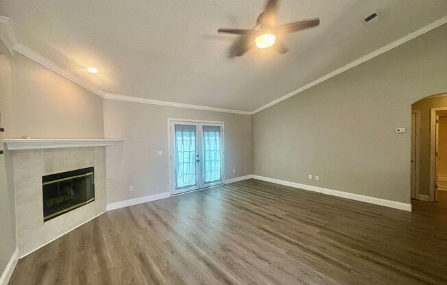 Wonderful 3 bedroom home in Green Cove Springs!