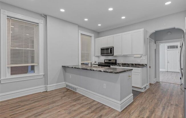 1 bed, 1 bath, 850 sqft, $1,050, Unit Russell Blvd 1830