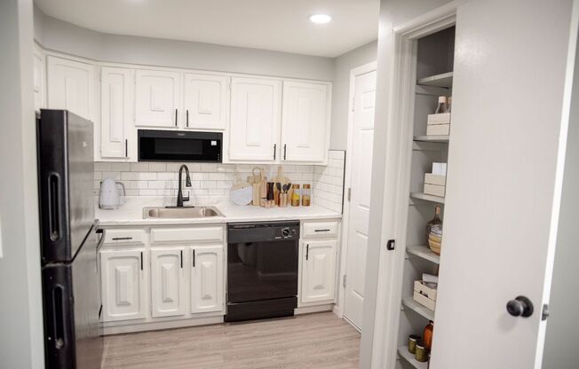 2 beds, 1.5 baths, 1,344 sqft, $1,199, Unit CH-374