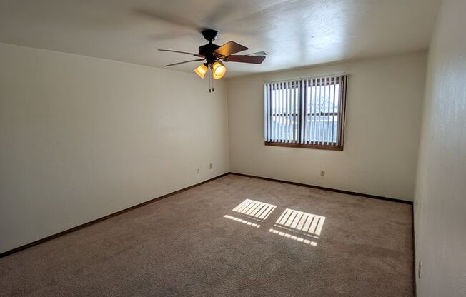 2 beds, 2 baths, 1,034 sqft, $1,279, Unit 1401 094