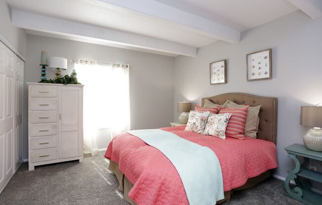 Bedroom at Bonterra Lakeside Apartments, Colorado Springs, CO