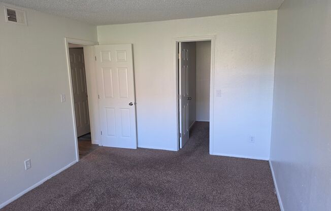 2 beds, 1 bath, 885 sqft, $750, Unit 110