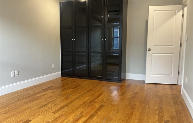 3 beds, 2.5 baths, 1,876 sqft, $4,250, Unit 13