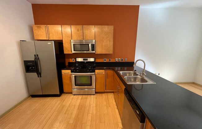 1 bed, 1.5 baths, 990 sqft, $1,295, Unit Unit B