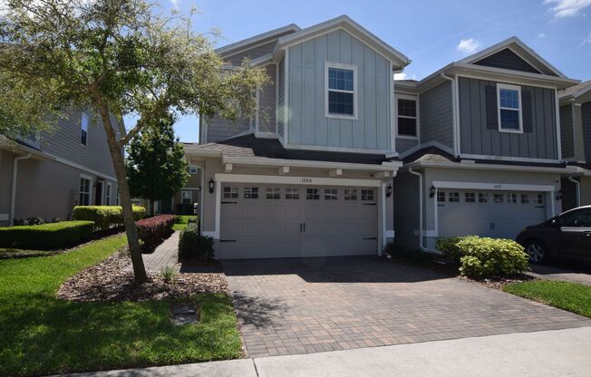 Beautiful 3 Bedroom, 2.5 Bath Town home for Rent at 1008 E 10th St. Apopka, FL 32703