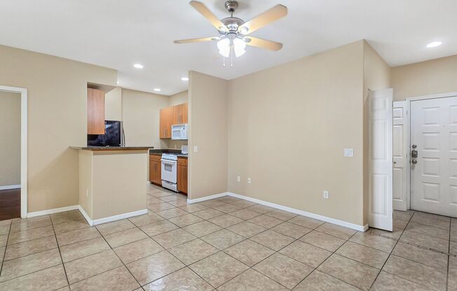 2 beds, 2 baths, $1,525, Unit UNIT 1116