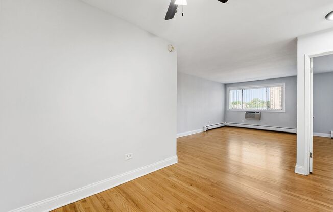 1 bed, 1 bath, 525 sqft, $1,800, Unit 540