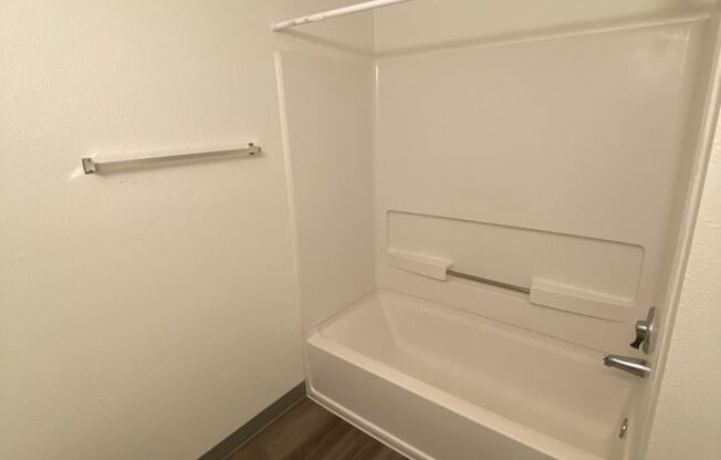 3 beds, 2 baths, 1,086 sqft, $2,011, Unit P-167