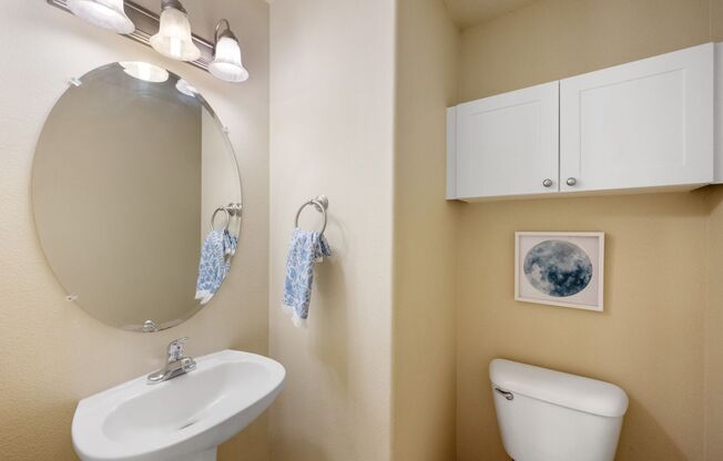 Spacious Cathedral Park Townhouse with Private Yard & Garage