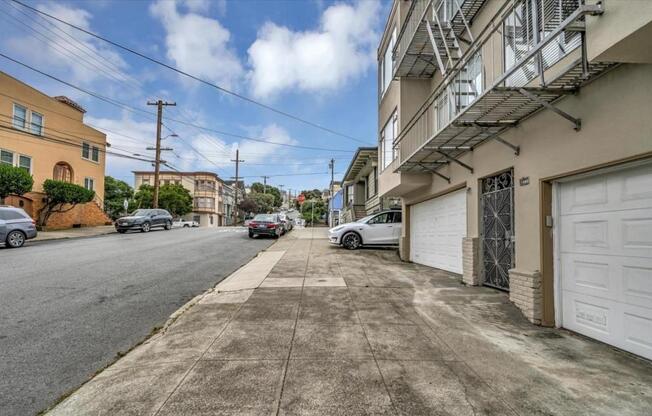 1585 10 AVE