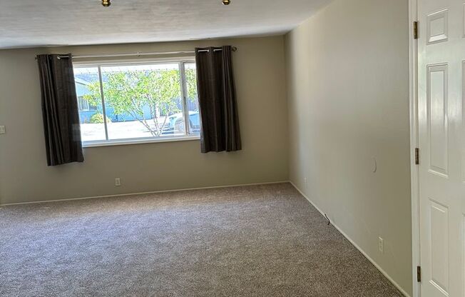 3 beds, 1 bath, $2,295