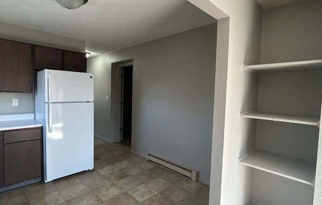 1 bed, 1 bath, 850 sqft, $649, Unit 1