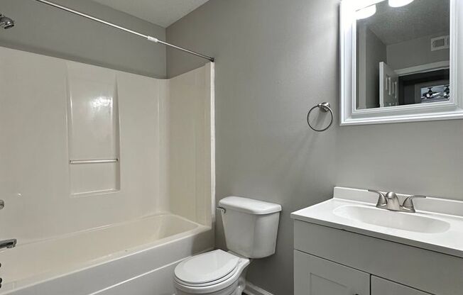 2 beds, 1 bath, 750 sqft, $1,295, Unit 264- Seals