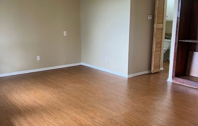 Studio, 1 bath, 500 sqft, $1,400, Unit 117