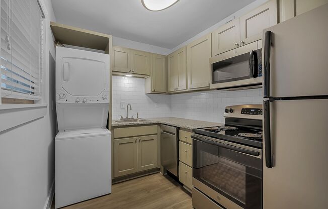 Greenview Apartments - Forest Park